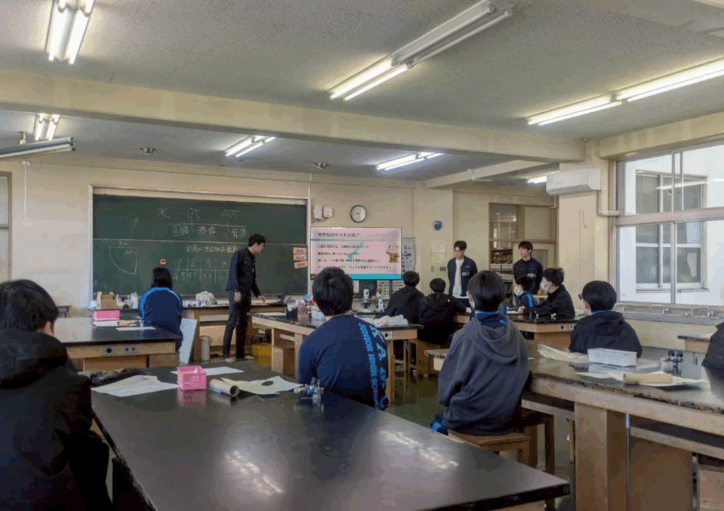 学友会準加盟団体のFROM THE EARTHがモデルロケット教室を開催しました