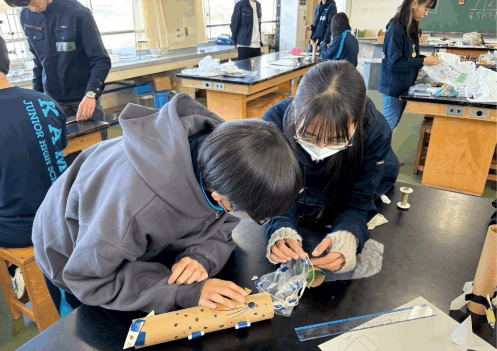 学友会準加盟団体のFROM THE EARTHがモデルロケット教室を開催しました