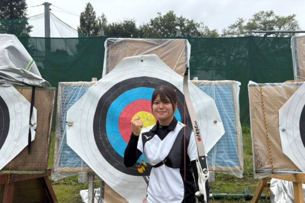 東北大学アーチェリー部新野愛依選手